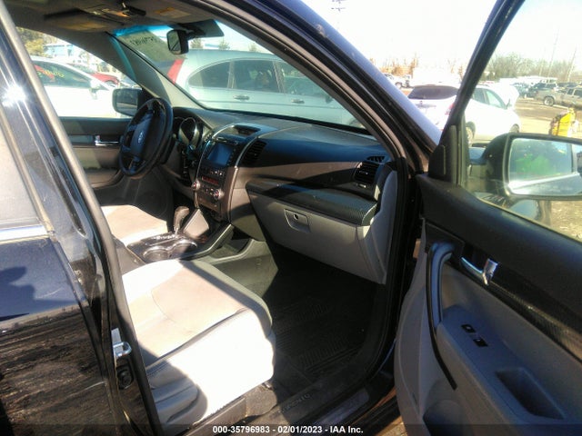 2011 KIA SORENTO SX VIN: 5XYKWDA22BG157783