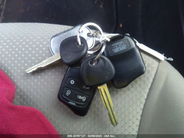 KNAFU4A20A5298749 KIA FORTE EX