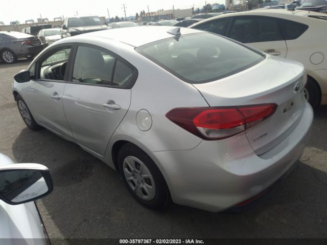 3KPFL4A79JE262239 KIA FORTE LX
