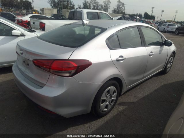 3KPFL4A79JE262239 KIA FORTE LX