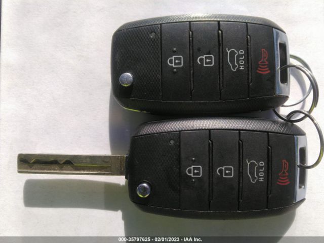 5XYPG4A35HG270552 KIA SORENTO LX