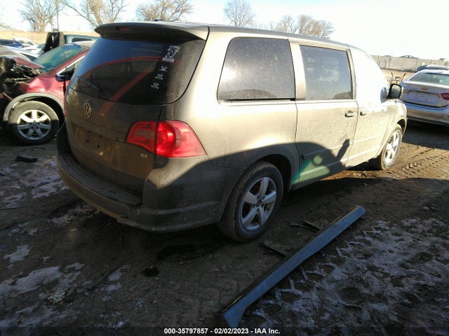 Volkswagen ROUTAN SE 2010 2V4RW3D13AR202631 Image 5