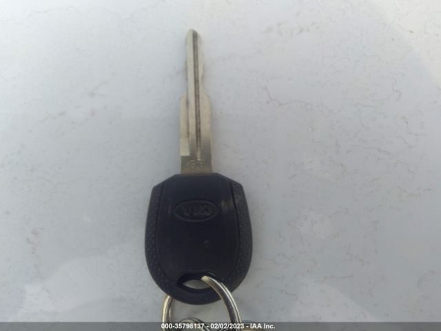 KNDJE723587508294 KIA Sportage Lx