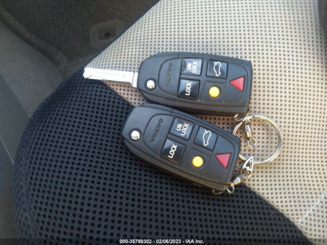 YV1SW59V742406235 Volvo V70