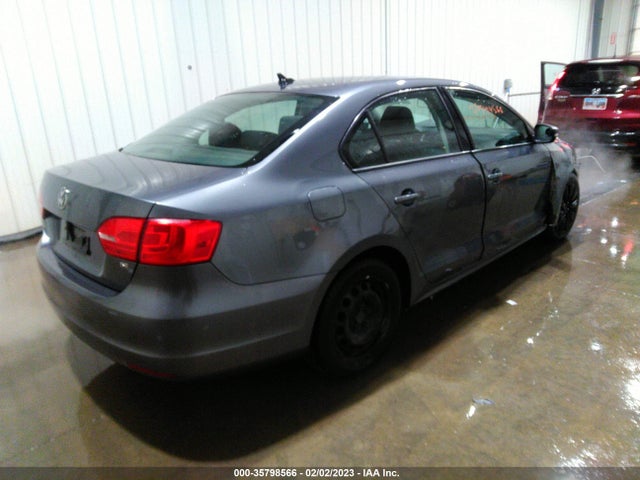 3VWD17AJ8EM260730 Volkswagen Jetta Sedan Se