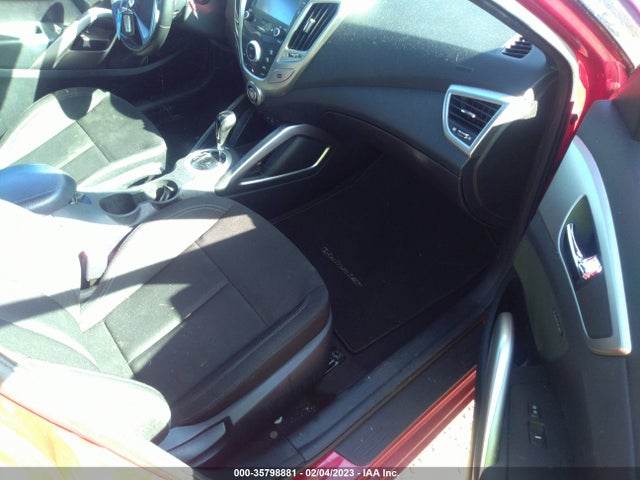 2017 Hyundai Veloster, VIN: KMHTC6AD5HU316907