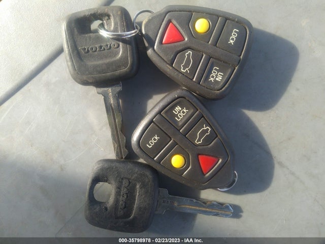 Volvo V70 2001 YV1SW58D711134215 Image 3