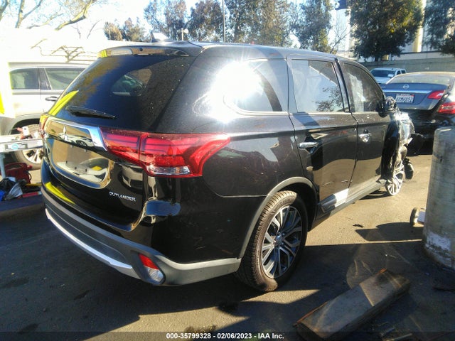JA4AD2A38JZ063495 Mitsubishi Outlander Es