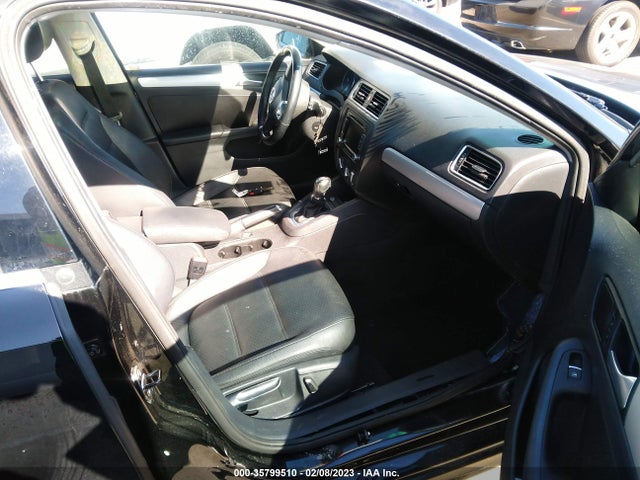 3VWD17AJ5EM431966 Volkswagen Jetta Sedan Se