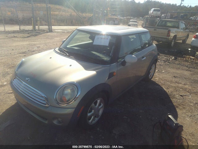 2009 MINI COOPER HARDTOP WMWMF33569TT68345 Photo 1