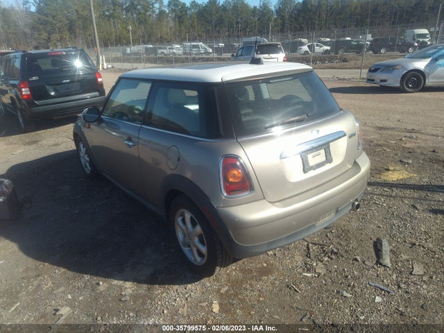 2009 MINI COOPER HARDTOP WMWMF33569TT68345 Photo 2