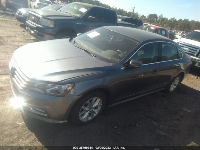 1VWAT7A3XGC055784 Volkswagen Passat 1.8t S