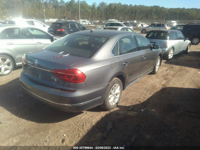 1VWAT7A3XGC055784 Volkswagen Passat 1.8t S