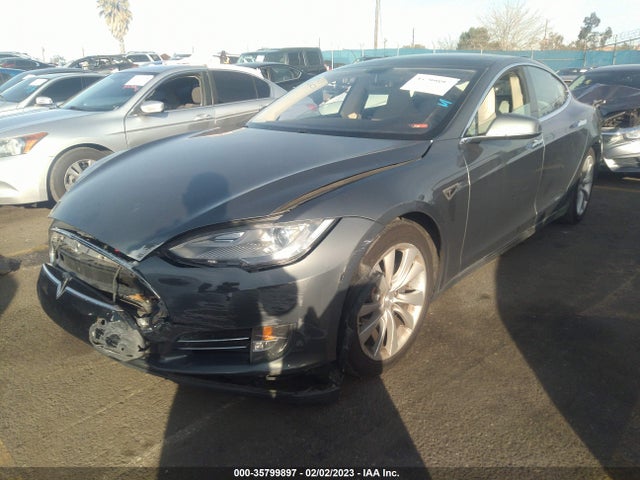 Tesla MODEL S 2014 5YJSA1H18EFP39439 Image 2