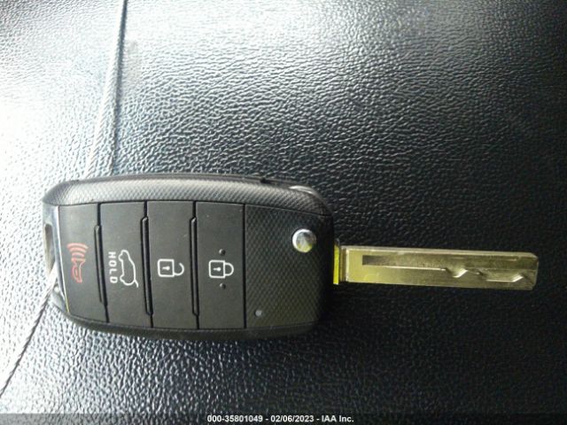 5XYPGDA37GG048061 KIA SORENTO LX