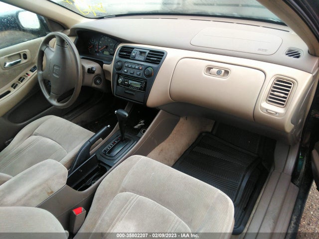 2000 HONDA ACCORD SDN LX VIN: 1HGCG6656YA146862