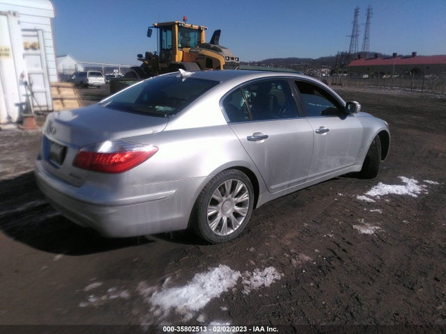 2009 HYUNDAI GENESIS VIN: KMHGC46E29U043689