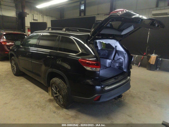 2018 TOYOTA HIGHLANDER XLE VIN: 5TDJZRFHXJS540062