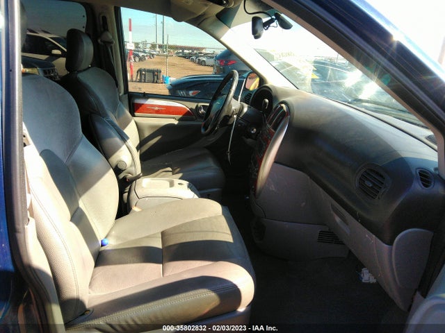 2C8GP64LX5R262492 Chrysler Town & Country Limited