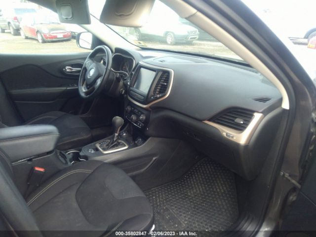 1C4PJMCS8FW523577 Jeep Cherokee Latitude