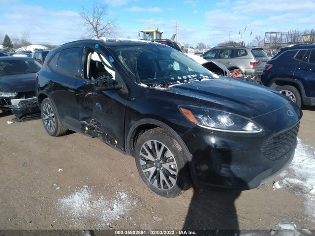 2020 Ford Escape, VIN: 1FMCU9BZ8LUB63425