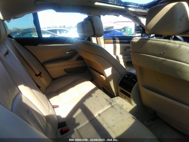 2011 BMW 5 SERIES 528I VIN: WBAFR1C5XBC737377