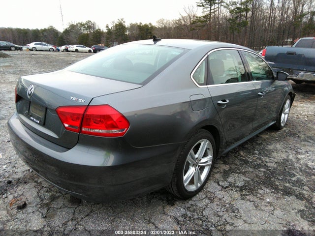 1VWBT7A35EC040692 Volkswagen Passat Se W/sunroof