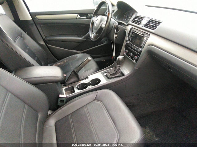 1VWBT7A35EC040692 Volkswagen Passat Se W/sunroof