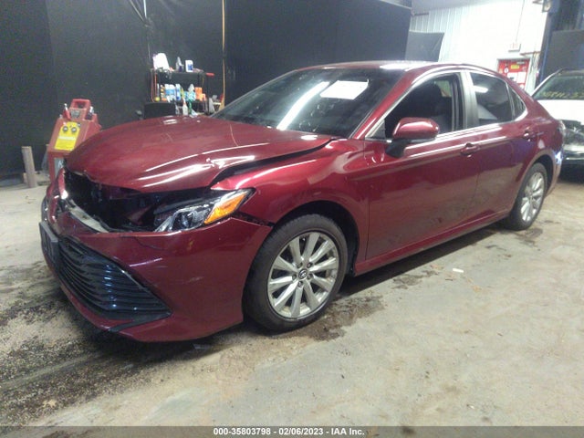 Toyota CAMRY LE 2018 4T1B11HK8JU651674 Image 2