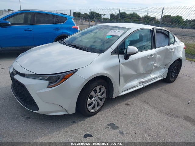 Toyota COROLLA LE 2022 5YFEPMAE9NP306663 Image 2