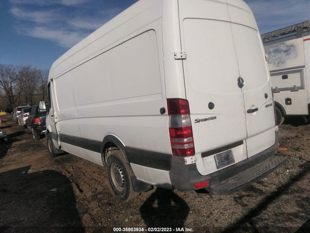 2013 MERCEDES-BENZ SPRINTER CARGO VANS VIN: WD3PE8CC2D5742892