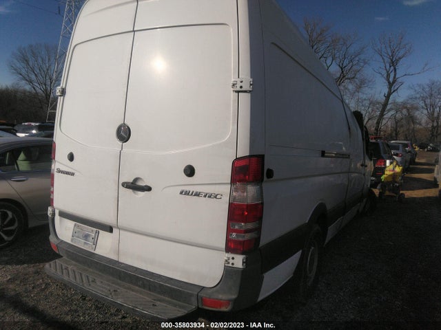 2013 MERCEDES-BENZ SPRINTER CARGO VANS VIN: WD3PE8CC2D5742892