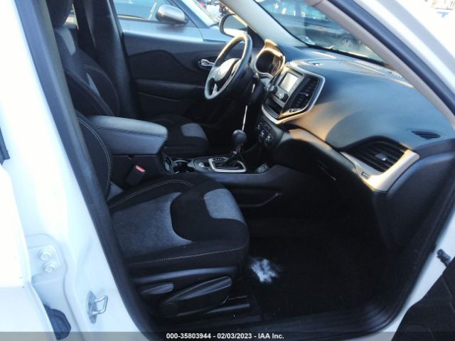 1C4PJLAB8HW548415 Jeep Cherokee Altitude
