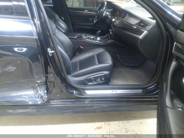 WBAKP9C58GG587773 BMW 5 Series 550i Xdrive