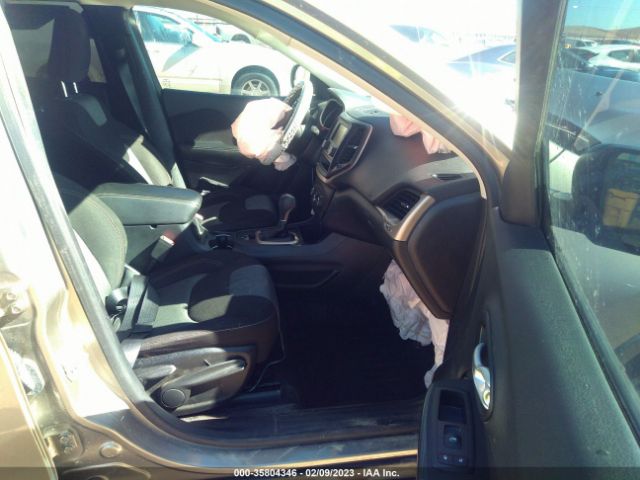 1C4PJLAB4GW330020 Jeep Cherokee Sport