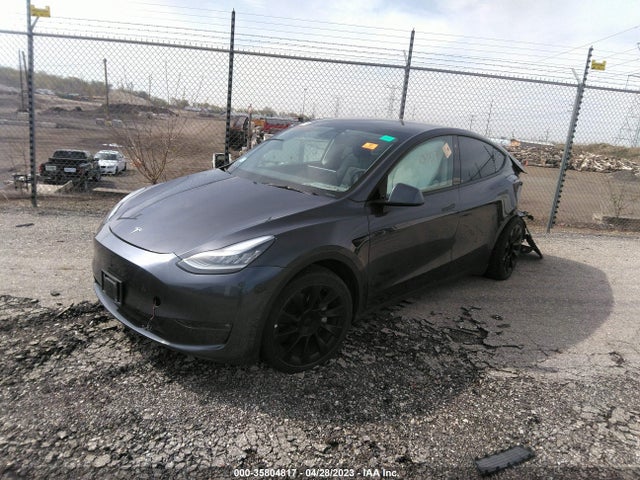 Tesla Model Y Long Range 2021 5YJYGDEE6MF199847 Image 2