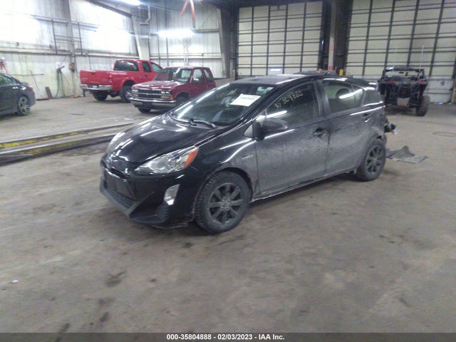 Toyota PRIUS C 2016 JTDKDTB3XG1115263 Image 2