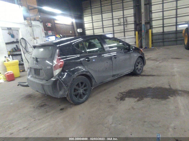 Toyota PRIUS C 2016 JTDKDTB3XG1115263 Image 5