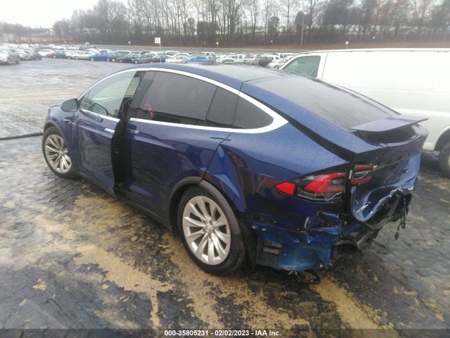 2019 Tesla Model X, VIN: 5YJXCAE20KF155528