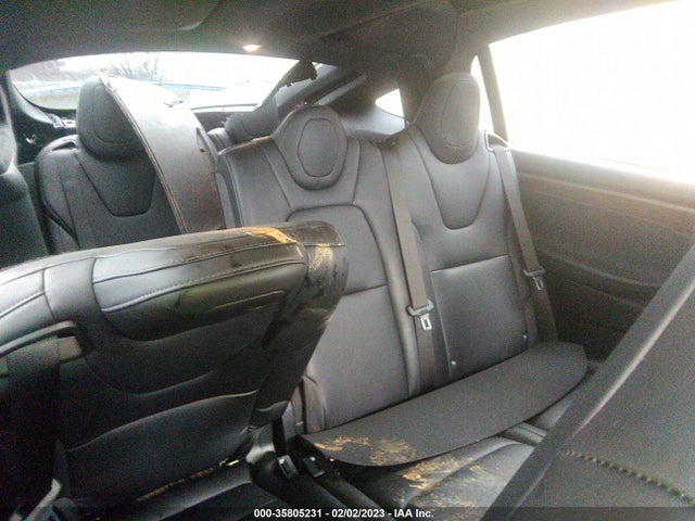 2019 Tesla Model X, VIN: 5YJXCAE20KF155528