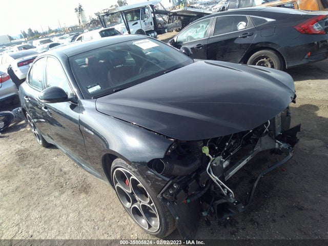 2022 Alfa Romeo Giulia, VIN: ZARFAMBN2N7656115