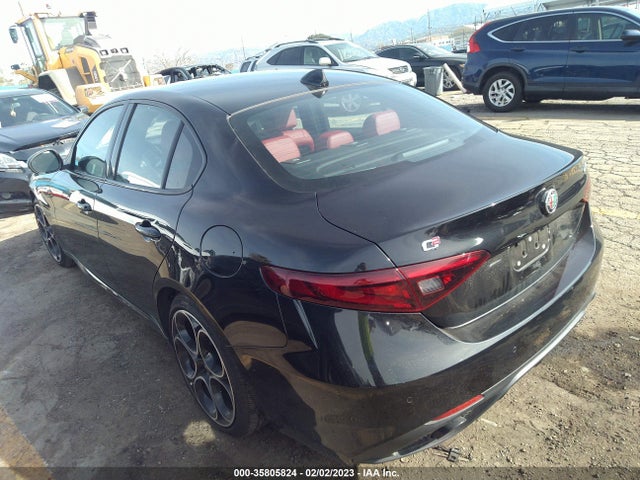 2022 Alfa Romeo Giulia, VIN: ZARFAMBN2N7656115