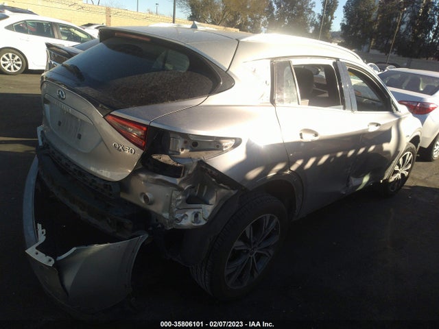 2017 Infiniti QX30, VIN: SJKCH5CR8HA038432