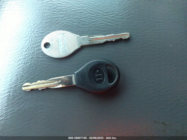 2001 NISSAN XTERRA XE VIN: 5N1ED28T31C590968