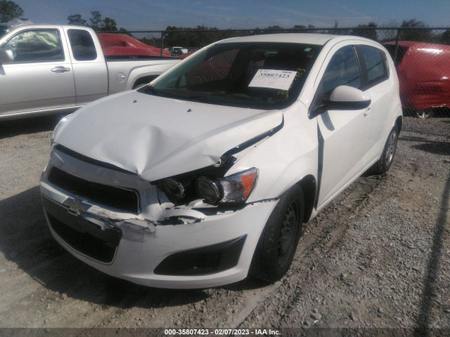Chevrolet SONIC LS 2016 1G1JA6SH7G4157141 Image 2