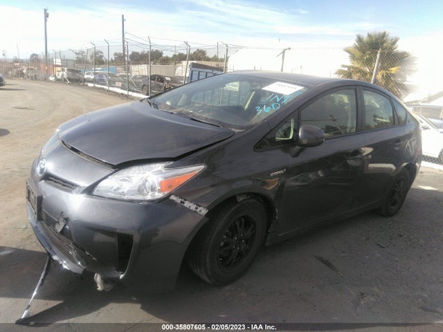 Toyota Prius Four 2015 JTDKN3DU3F1999404 Image 2
