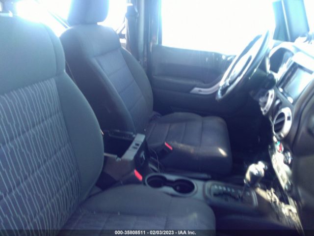 1J4AA5D1XBL630363 Jeep Wrangler Sahara