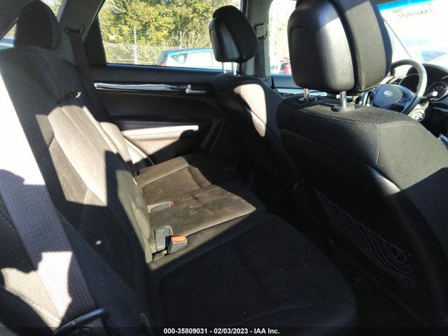 2014 KIA SORENTO LX VIN: 5XYKT3A62EG470620