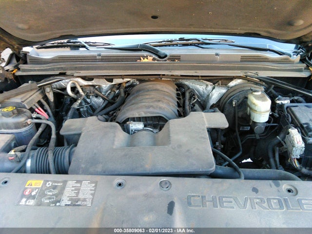 2016 Chevrolet Suburban, VIN: 1GNSKHKC2GR125572