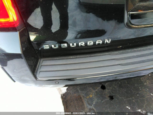 2016 Chevrolet Suburban, VIN: 1GNSKHKC2GR125572